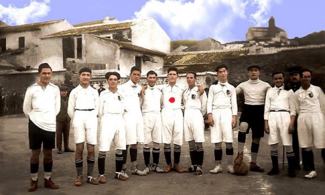Plantilla del Vélez Football Club de 1924-1925.