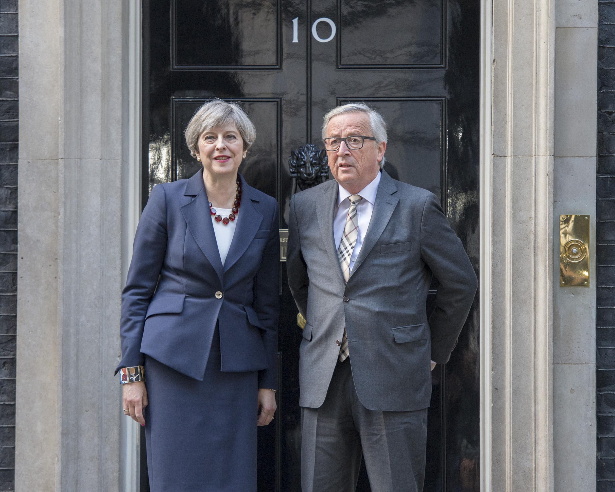 Theresa May recibe al presidente de la Comisión Europea, Jean-Claude Juncker, en el nº 10 de Downing Street / Jay Allen 