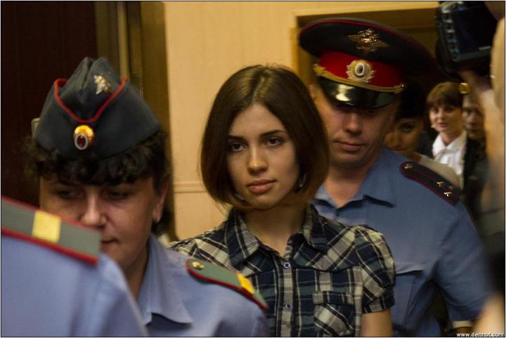 Nadezhda Tolokónnikova durante el juicio de 2012. 