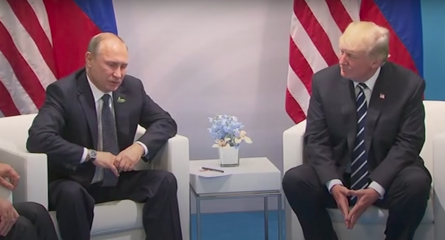 Donald Trump y Vladimir Putin en la Cumbre del G20 en Hamburgo. Julio de 2017.