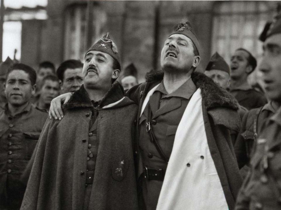 Francisco Franco y Millán Astray en un acto de la Legión en 1926.