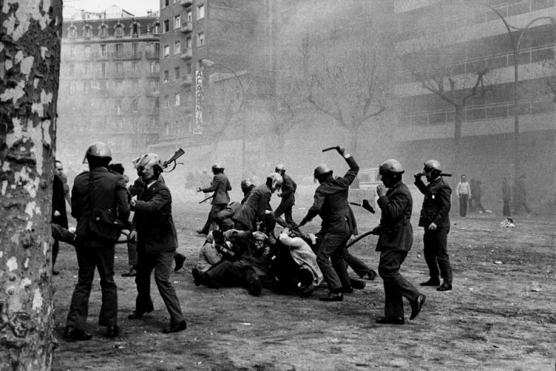 Manifestación Libertat, amnistia, estatut d'autonomia. Barcelona, 1 de febrero, 1976  / Cedida por Manel Armengol
