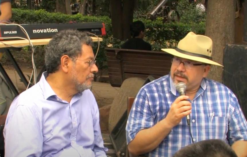 Javier Valdez entrevista a Élmer Mendoza.
