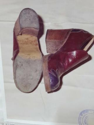 Foto inédita de los zapatos de Pino Pelosi, asesino de Pasolini
