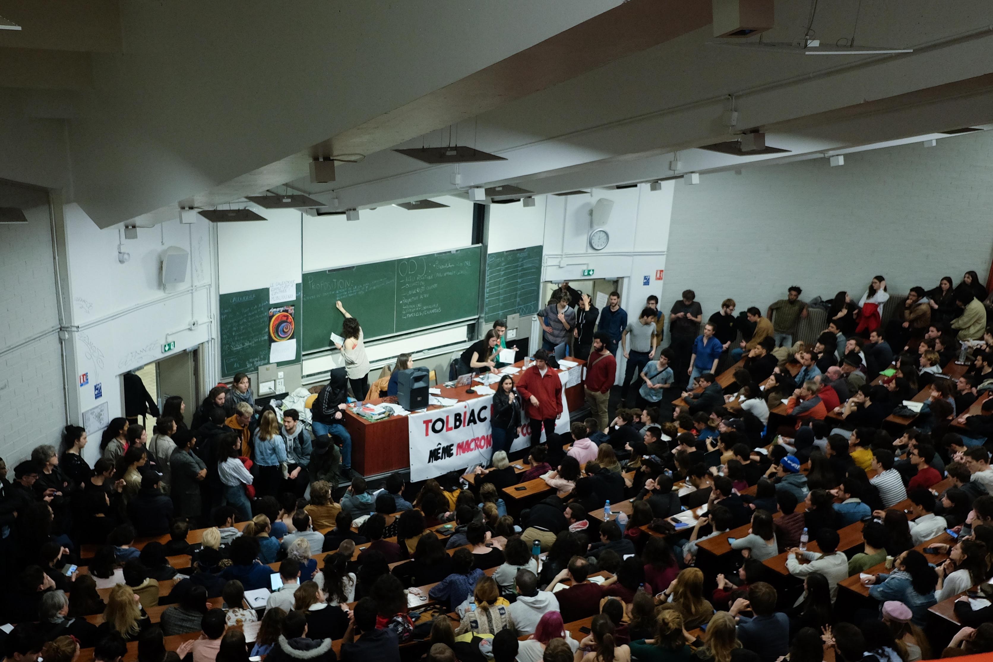 Asamblea de estudiantes en París, Francia. Fotógrafa: Teresa Suárez.