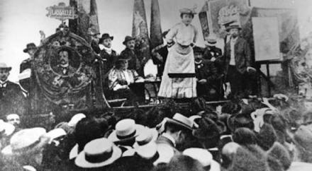 Rosa Luxemburgo, en un mitin del SPD.