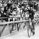 Gino Bartali celebra el triunfo del Tour en 1938.