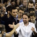<p>Pablo Iglesias, líder de Podemos, seguido de Juan Carlos Monedero e Íñigo Errejón, a su llegada a un mitin del partido.</p> (: DANI POZO)