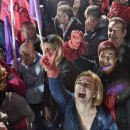 Seguidores de Alexis Tsipras celebran su victoria, la noche electoral del pasado 25 de enero. (: Milos Bicanski)