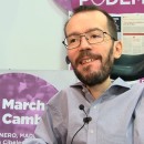 <p>Pablo Echenique, en la sede de Podemos en Zaragoza.</p> (: Luis Correas)