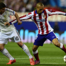 <p>João Miranda disputa el balón al colombiano James Rodríguez, durante los cuartos de final de la Liga de Campeones, frente al Real Madrid, el pasado 14 de abril de 2015.</p>