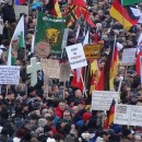 <p>Manifestación de Pegida en Dresde, en enero de 2015.</p> (: Wikimedia)