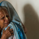 <p>Sachirani Dasi (izquierda), 70, viuda desde los 45 años. No tiene hijos. Chapla Nath (derecha) tiene un hijo y dos hijas. Se casó con 15 años. Después de ocho años de matrimonio su marido falleció. </p>