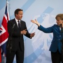 <p>David Cameron y Angela Merkel en una reunión en la Unión Europea.</p> (: Youtube)
