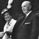 <p>Francisco Franco, junto a su mujer, Carmen Polo.</p>