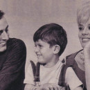 <p>Dario Fo y Franca Rame, su mujer, junto a su hijo Jacopo.</p>