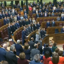 <p>Una imagen del minuto de silencio que se guardó ayer en el Congreso por la muerte de Rita Barberá.</p>