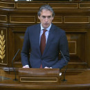 <p>El ministro de Fomento, Iñigo de la Serna, defiende en el Congreso la reforma de la estiba el pasado jueves 16 de marzo.</p>