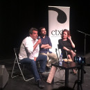 <p>Miguel Mora, Alberto Garzón y Cristina Fallarás durante la segunda edición de 'Fuera de Contexto' en el Teatro del Barrio</p>
