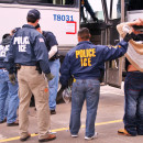 <p>Una redada de la policía migratoria de EEUU en Houston en 2010.</p>