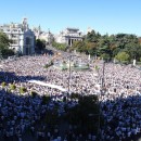 <p>La concentración Parlem/ Hablemos reunió en Madrid a varios miles de manifestantes vestidos de blanco. </p>