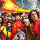 <p>Manolo el del bombo y un grupo de hinchas españoles en Bostón, en 2011.</p>