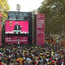 <p>Josep Borrell se dirige desde el escenario a los asistentes en la manifestación por la unidad de España convocada por Societat Civil Catalana el pasado 29 de octubre.</p>