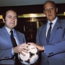 <p>Joseph Blatter y João Havelange promocionando el balón de la Copa Mundial de 1982, celebrada en España. </p>