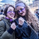 <p>Dos mujeres durante la manifestación feminista del 8 de marzo de 2018 en Zaragoza. </p> (: Gaudencio Garcinuño)