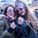 <p>Dos mujeres durante la manifestación feminista del 8 de marzo de 2018 en Zaragoza. </p>