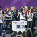 <p>Pablo Iglesias e Íñigo Errejón se abrazan al término del Congreso de Vistalegre II, en febrero de 2017.</p>