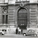 <p>Exterior de la facultad de derecho en la Universidad de Lyon donde se lee <em>Larga vida a DeGaulle</em> en una pintada. Junio de 1968</p>