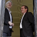 <p>Julian Assange, junto al excanciller ecuatoriano Ricardo Patiño en una reunión en Londres. 2013</p>