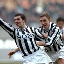 <p>Zidane y Bokšić celebran un gol de la Juventus ante el Bologna en 1996.</p> (: Claudio Villa / Grazia Neri / Allsport)