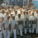 <p>Trabajadoras y trabajadores de Kraft en Argentina durante el paro en apoyo a una compañera que había sufrido violencia de género.</p>