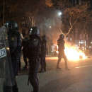 <p>Disturbios en Passeig de Gràcia, en Barcelona, la noche del 16 de octubre. </p>