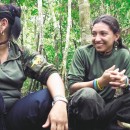 <p>Fotograma del documental Mujeres de las FARC.</p> (: NatGeo)