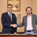 <p>Pedro Sánchez y Pablo Iglesias minutos antes de firmar el preacuerdo de Gobierno PSOE-UP.</p>