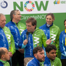 <p>José Luis Martínez-Almeida recibe a los participantes en la ruta Moving for Climate NOW, organizada con motivo de la Cumbre del Clima.</p>