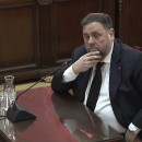 <p>Declaración de Oriol Junqueras durante el juicio del procés en la Sala de Plenos del Tribunal Supremo, el 14 de febrero de 2019.</p> (: Señal de televisión del Tribunal Supremo)