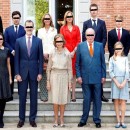 <p>Fotomontaje de la Familia Real y el cartel de Parasitos.</p>