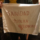 <p>Pancarta defendiendo la sanidad pública en un balcón madrileño. </p>