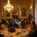 <p>Los invitados a la gala de El Español, entre ellos Salvador Illa y Pablo Casado, escuchan el discurso de Pedro J. Ramírez.</p>