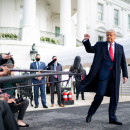 <p>Donald J. Trump, antes de abordar el Marine One para comenzar su viaje a Michigan, Wisconsin y Minnesota el pasado 30 de octubre. </p>