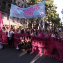 <p>Manifestación a favor de los derechos de las personas transexuales, en Buenos Aires. </p> (: FALGBT)