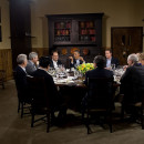 <p>Barack Obama presidiendo una cena con los principales líderes mundiales durante el G-8 (2012).</p>