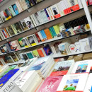 <p>Libros expuestos en una de las casetas de Penguin Random House en la pasada Feria del Libro de Madrid.</p> (: F.P.)