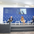 <p>Felipe González y Mariano Rajoy, durante su diálogo en el foro económico.</p>