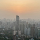 <p>Una capa de contaminación cubre la ciudad de Shangai (China, 2019).</p>