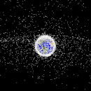 <p>Representación creada por ordenador de los objetos que orbitan alrededor de la Tierra. Cerca del 95% es basura espacial.</p>
